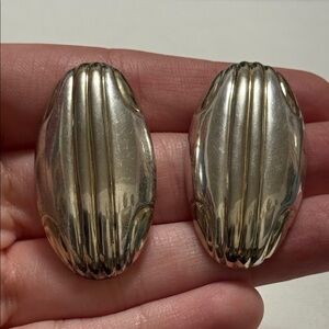Vintage Ribbed Oval Clip Earrings in Shiny Silver Tone